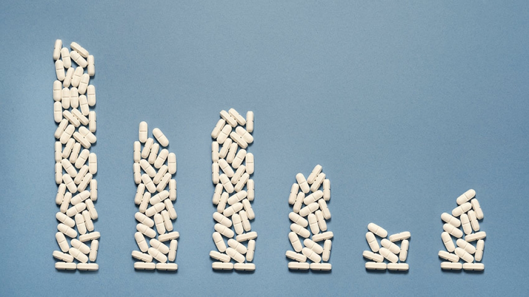 white pills medicine bar graph